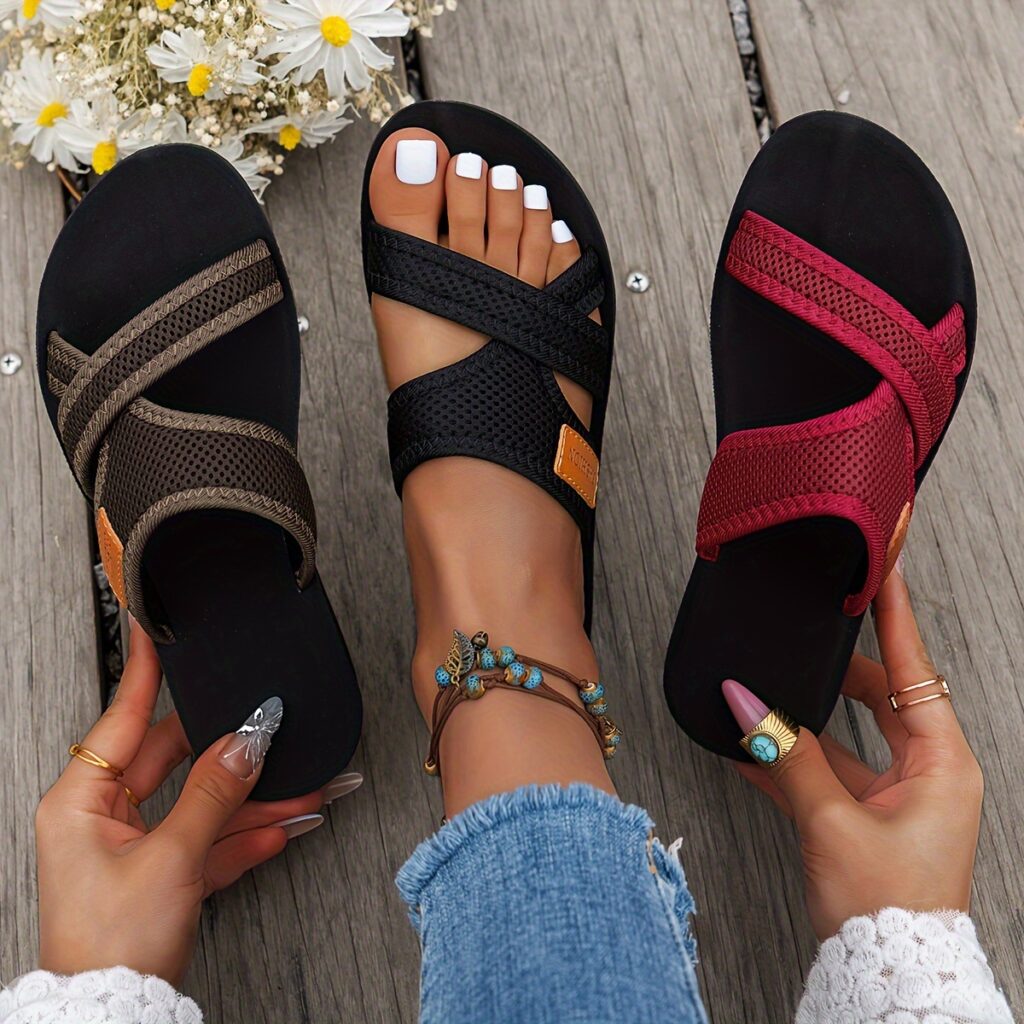 Fashionable and Versatile Sport-style Women's Sandals, Made of Breathable Mesh Fabric for Comfort and Skin-friendliness, Suitable for Both Indoor and Outdoor Wear, Flat-soled Slippers, Women Shoes